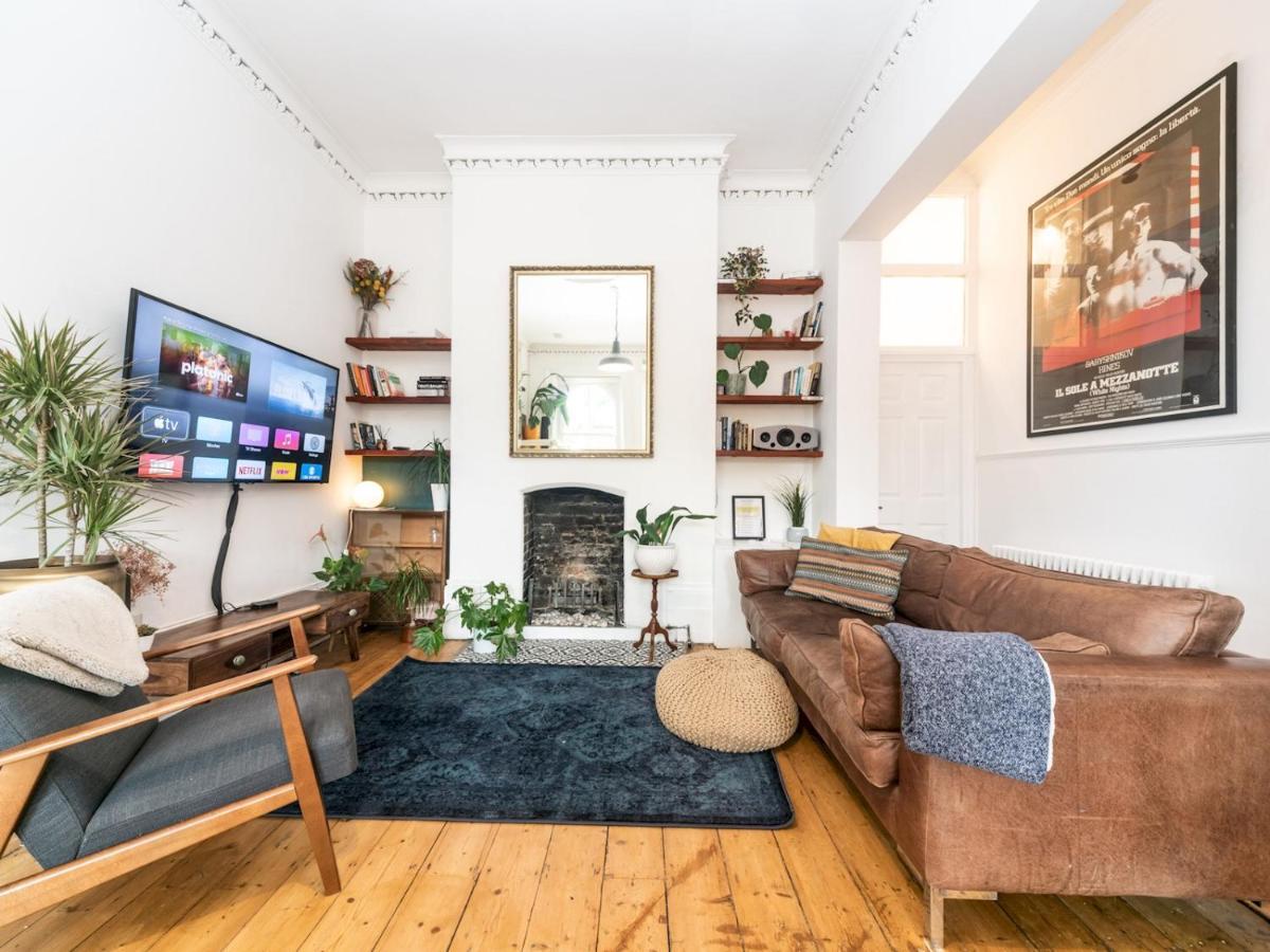Pass The Keys Rustic And Quirky Flat In Charming Charlton Village Londres Exterior foto