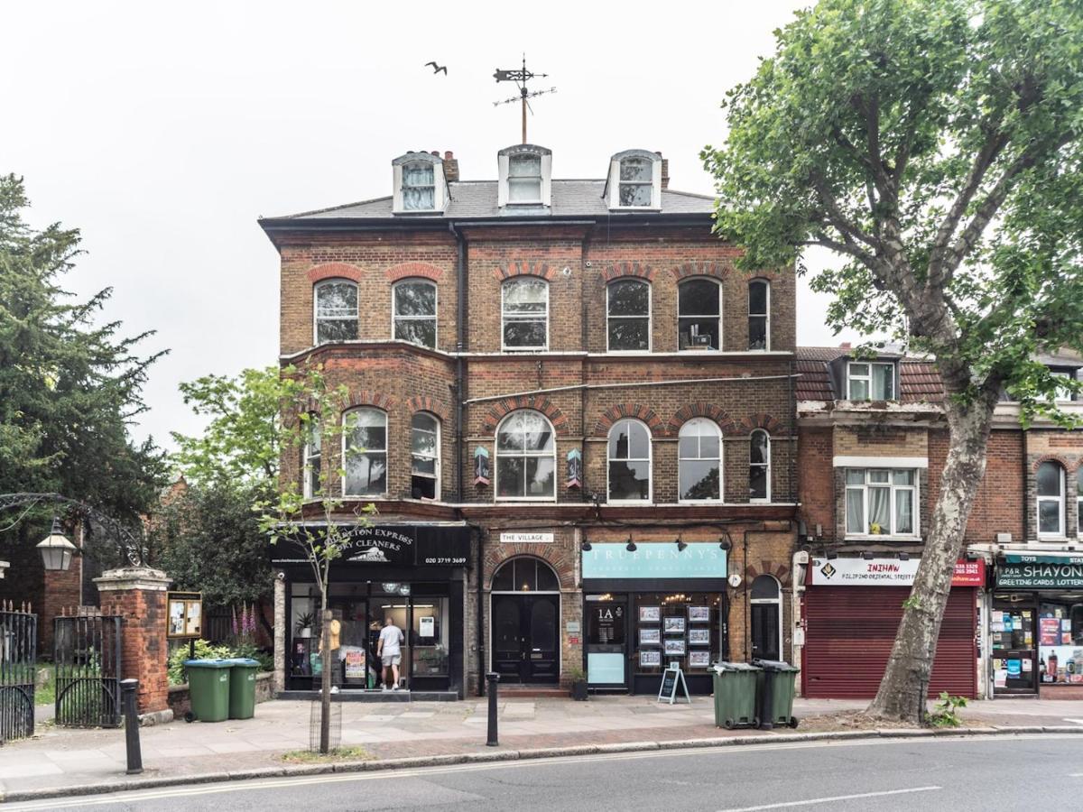 Pass The Keys Rustic And Quirky Flat In Charming Charlton Village Londres Exterior foto